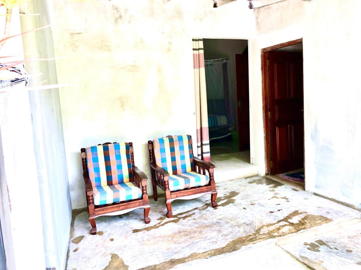 אונה ואטונה Tiny Royal Palace מראה חיצוני תמונה