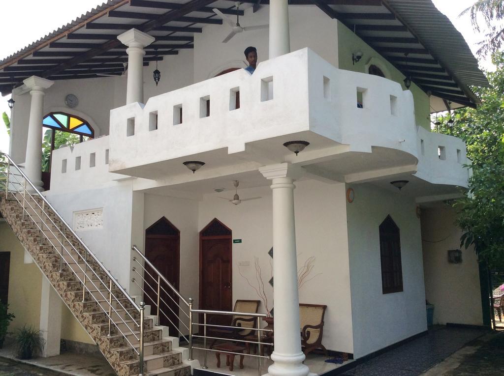 אונה ואטונה Tiny Royal Palace מראה חיצוני תמונה