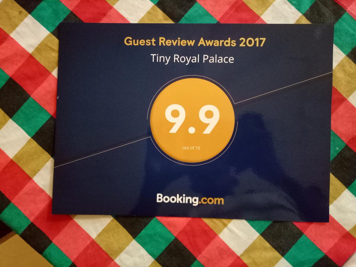 אונה ואטונה Tiny Royal Palace מראה חיצוני תמונה